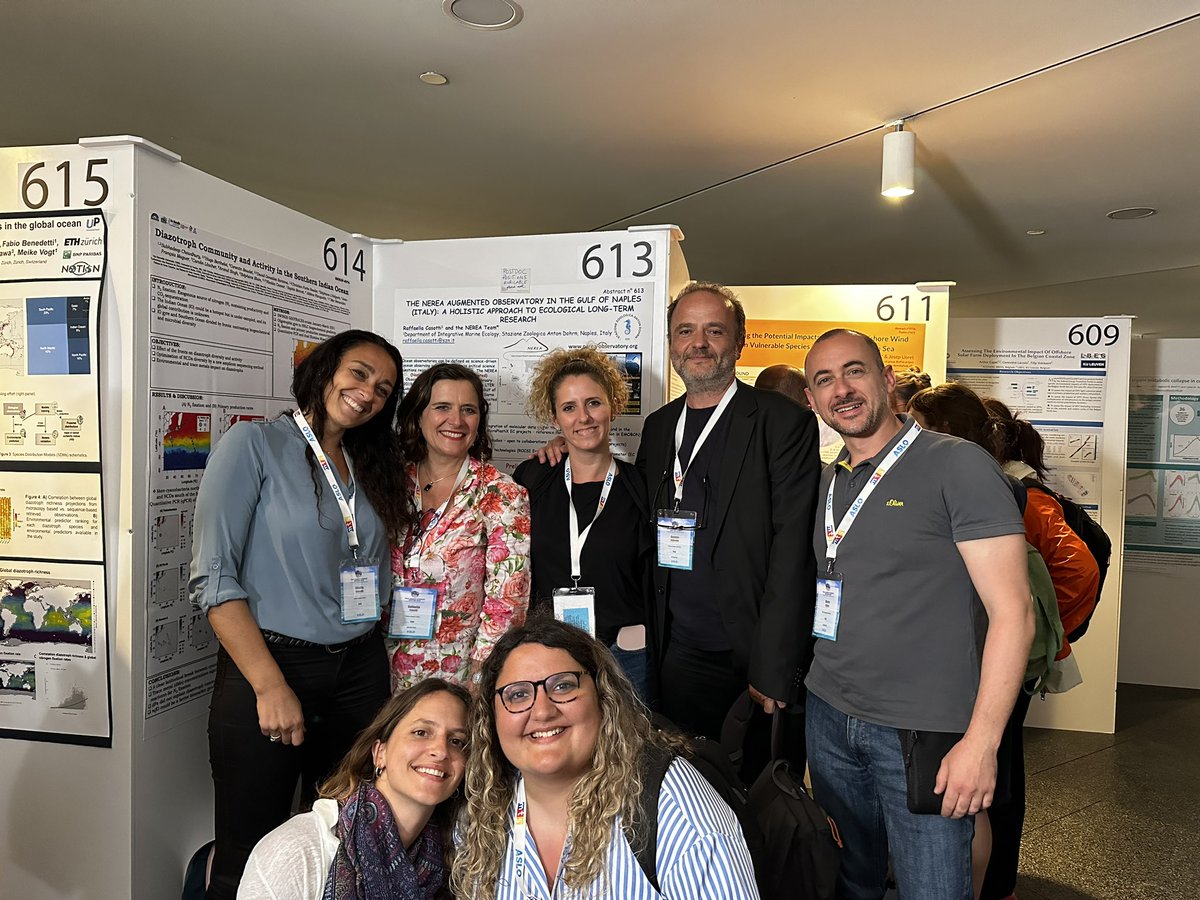 Team picture during the poster session at #ASLO2023. What a week in #PalmadeMallorca 😍🧬👩🏻‍🔬🧑🏻‍🔬
@aslo_org