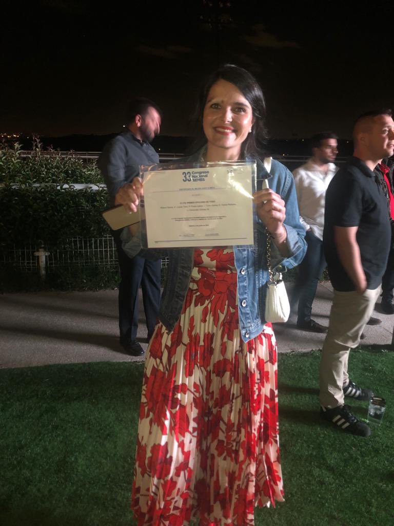 SemesCantabria's tweet photo. Como no podía ser de otra manera, nos llevamos a casa el Premio a la mejor comunicación oral del Congreso #SEMES2023 , defendido por @Alejblancog ; además del Primer Premio en la modalidad de residentes, recogido también por Alejandra. Siempre con la formación, que da sus frutos https://t.co/ZuzSpOoT1c