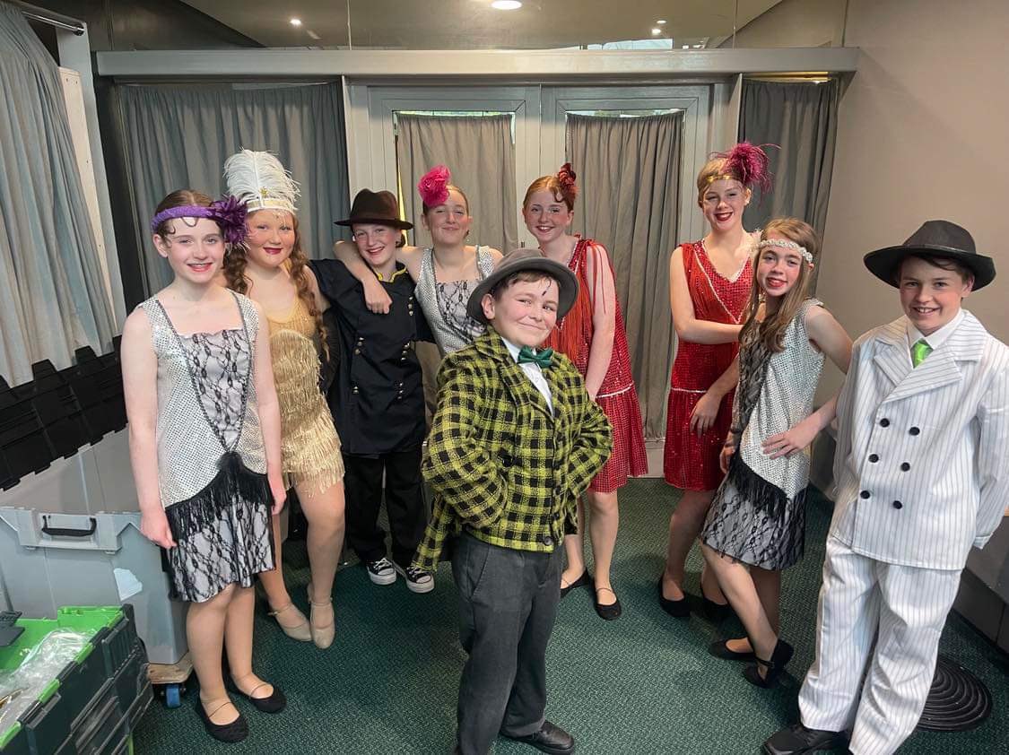 pcs_mhs's tweet photo. Well done to the @MonifiethHigh pupils performing in @dundeeschoolsmt Bugsy Malone. You were amazing. ⭐️ https://t.co/d0KVJFuQ1r