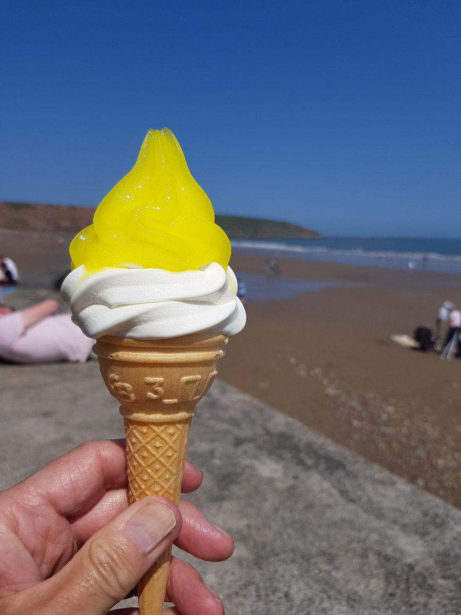 The classic Yorkshire coast summertime treat.
#Lemontop #IceCream #Filey #FromYorkshire #seaside