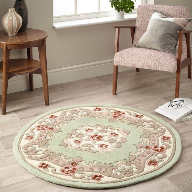 Introducing the Shensi Green Traditional Circle Rug! 🤩 This traditional rug is handmade with quality wool to bring the classic beauty of traditional rugs into your home. 💫
.
Product ID: AS4214
Shop Direct: ashantirugs.co.uk/origins-shensi….
.
#rug #rugs #rugsale #rugsonline #ashantirugs
