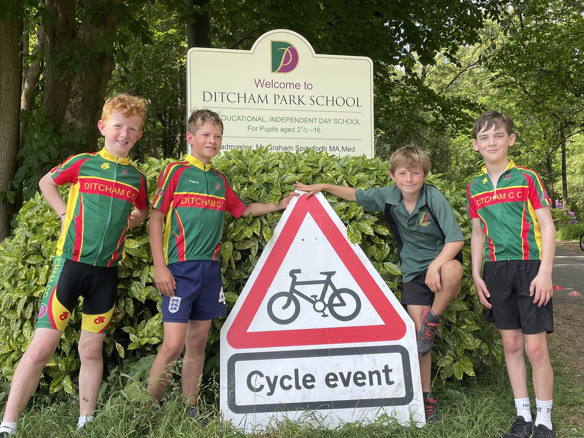 #Ditcham riders getting ready for today’s National Hill Climb <a href="/ISAsportUK/">ISA Sport</a> <a href="/shineradio/">Petersfield's Shine Radio</a>