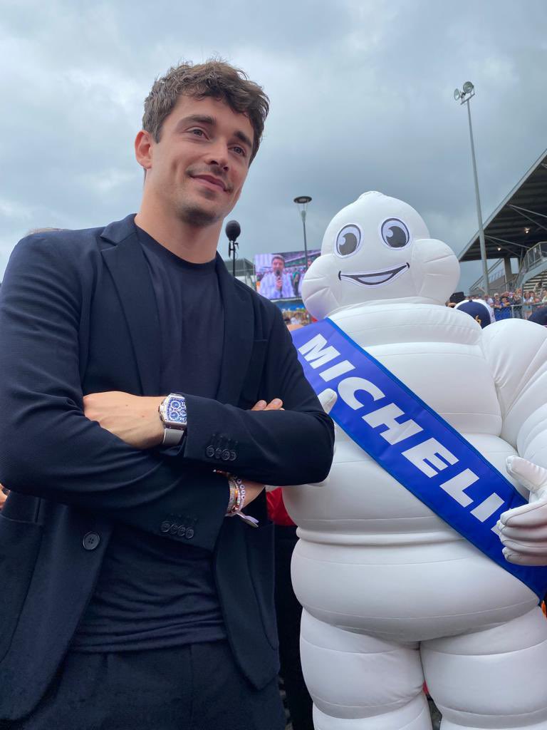 F1Katt's tweet photo. Leclerc está en Le Mans  🏁 https://t.co/e0oTTbYyO8