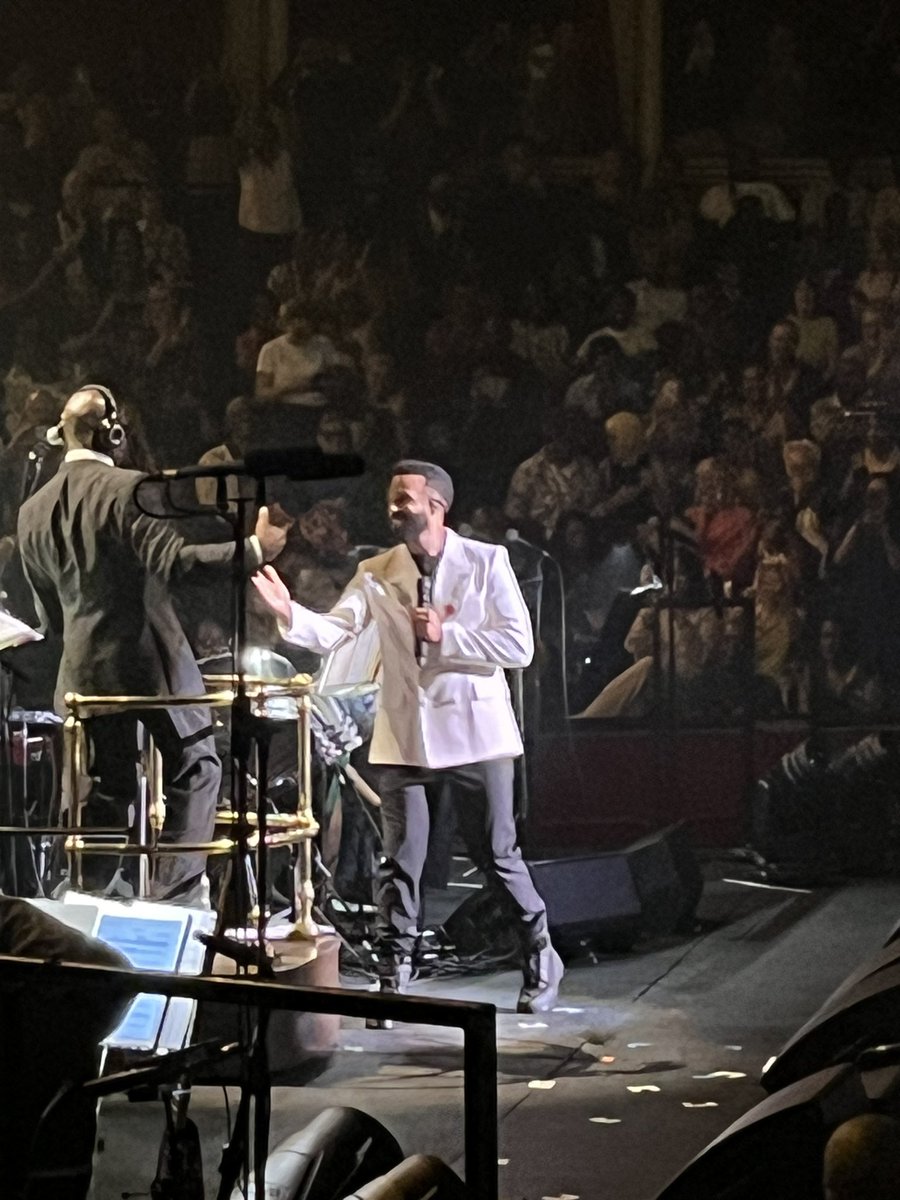 FunkyDhan's tweet photo. @WindRush75 what an awesome celebration last night @RoyalAlbertHall including our very own @yolandabrown alongside the likes of @Beverleyknight @CraigDavid hosted brilliantly by @DJTrevorNelson https://t.co/ktgzR5EMPv