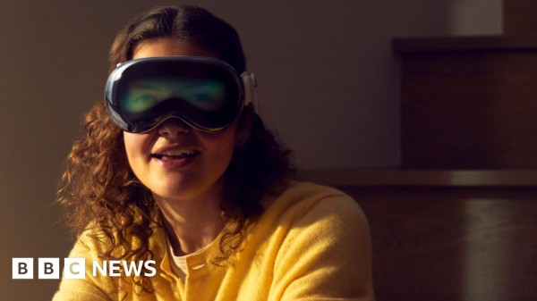 Vision Pro: Apple's new augmented reality headset unveiled!

For $3,500, it better transport us to a world where money actually grows on trees! tinyurl.com/2xly5kk7