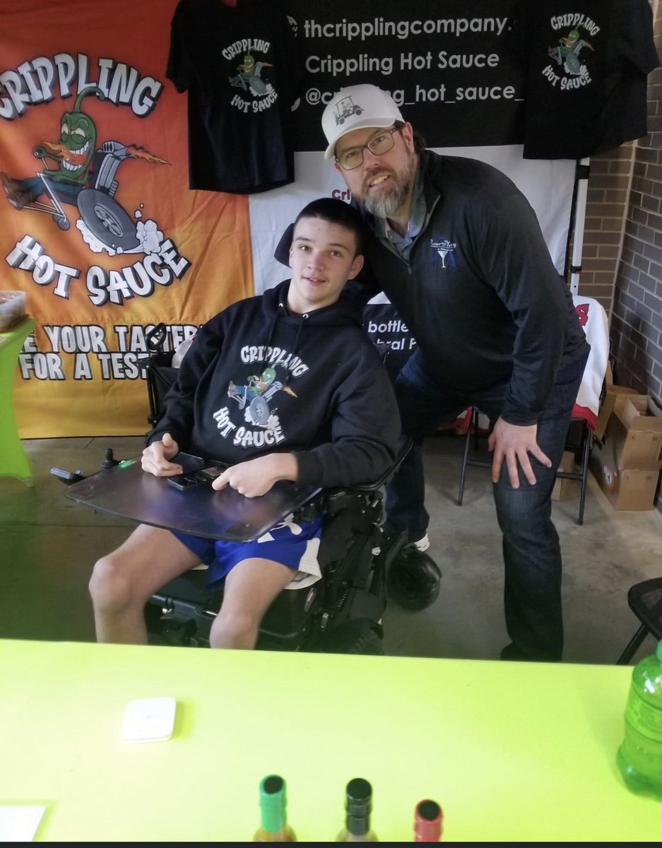 From the ice to the spice! 🏒🌶️ 

Thought the St. Louis Blues legend Reed Low wanted to fight! But he was just craving the heat of Crippling Hot Sauce. Thanks for the support! 🔥