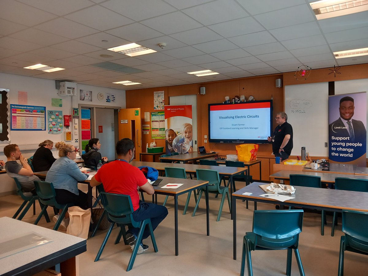 andrewkbailey13's tweet photo. Afternoon @theASE Scotland Conference means @stuartphysics @IoPScotland @IOPTeaching makes his presentation on Visualising electric circuits. #asescotconf #aseconf https://t.co/FZLOwUu3FM