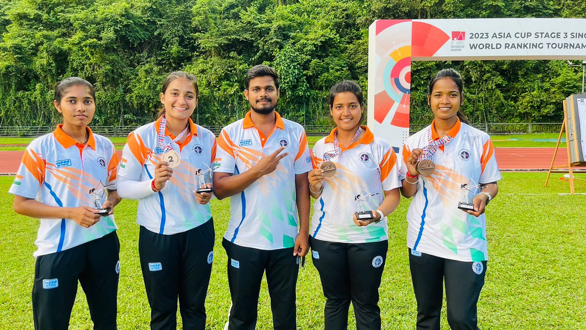 4th 🏅 Medal for INDIA in #AsiaCup #stage 3 #Singapore

🇮🇳’s Recurve♀️ trio #Ridhi , #AditiJaiswal & #RumaBiswas won SILVER🥈Medal . 🇮🇳 Trio lost against Korea in Final by 🇮🇳5-3🇰🇷

Congratulations to #TeamIndia🇮🇳

#indianArchery #WorldArchery #NTPCArchery #cheer4india