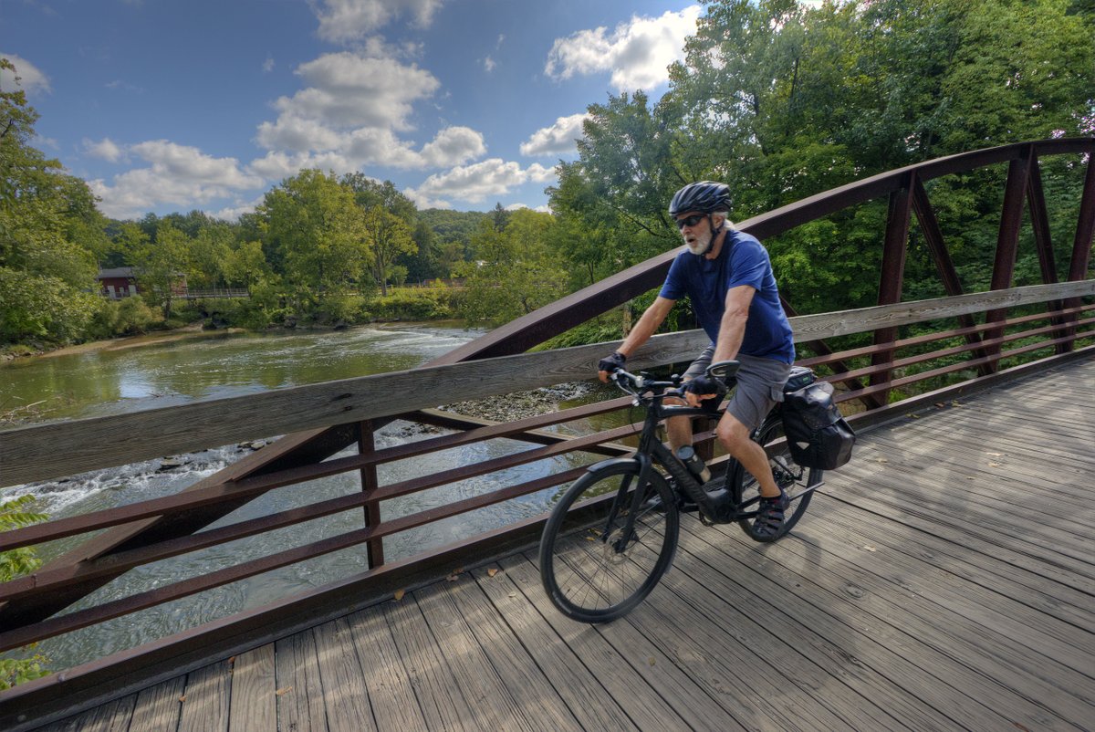 Did you know you can ride E-bikes on the Towpath Trail? We allow class 1 and 2 E-bikes. We do not allow other motorized vehicles on any trails. Learn more about permitted E-bikes in the Superintendent’s Compendium: nps.gov/cuva/learn/man…

NPS / Bob Trinnes