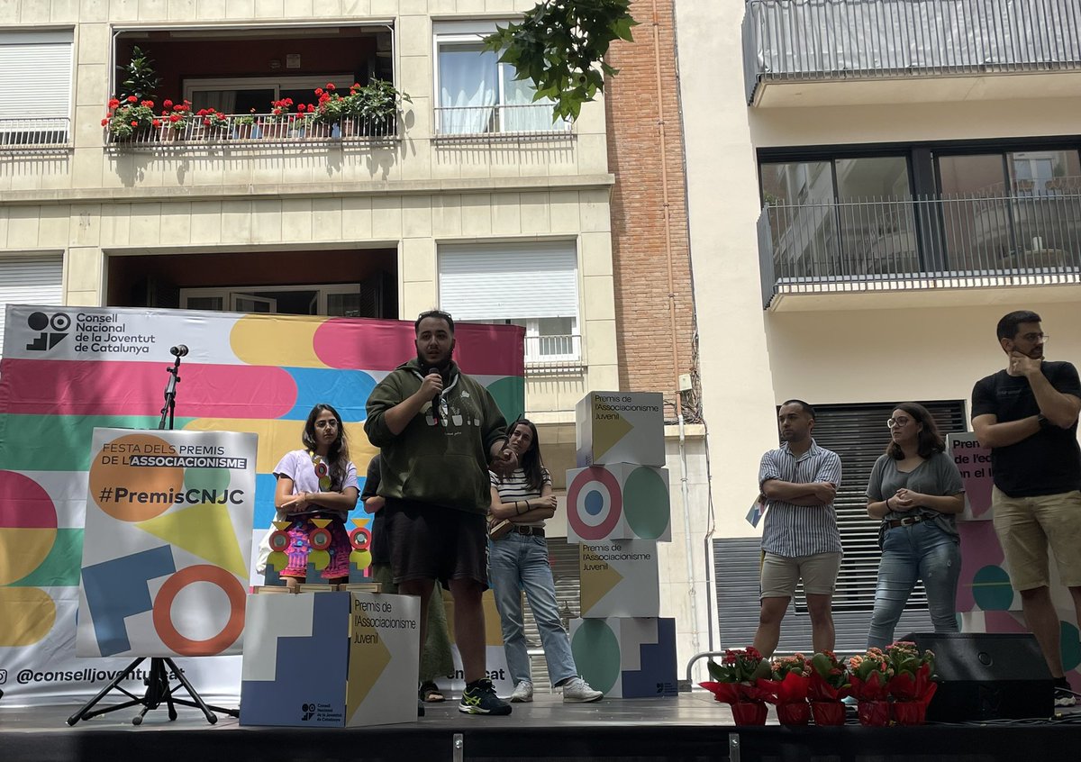 [CNJC🎉] Avui s’ha celebrat l’entrega de premis de l’Associacionisme Juvenil del @CNJCat. 
Volem felicitar a <a href="/RocaGuillera/">AEiG Roca Guillera</a> i a <a href="/AEiGElsVandals/">El Cau dels Vàndals</a> pel premi, i a tots els projectes presentats. Fem xarxa amb el nostre entorn i eduquem per la transformació social! 
#AixòÉsMEG🧡💚