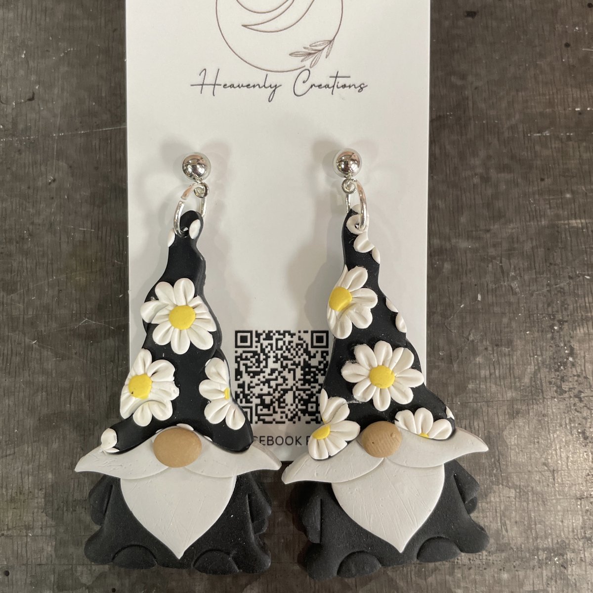 bpbfxbg's tweet photo. We absolutely love how adorable these earrings are! Perfect for a regular day, or for a special occasion! 😍

Did you know that we have a wide range of retail in our salon? One of our favorites are these earrings that are made from a lady that is local to the Fredericksburg area! https://t.co/Q6YpqegeUH