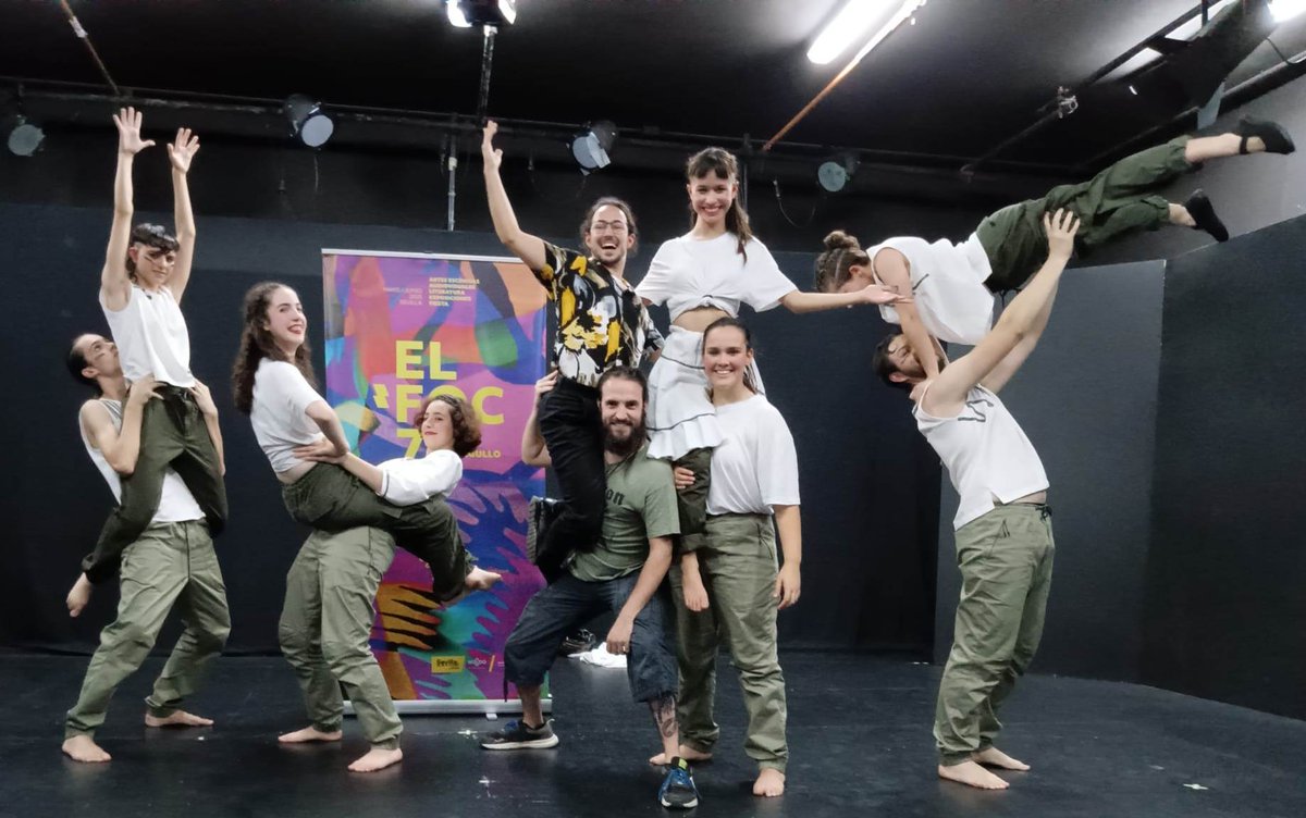 CulturaOrgullo's tweet photo. #elfoc7 Recta final de la séptima edición del El FOC Cultura con Orgullo Anoche vimos el futuro del teatro andaluz. Juventud, muchas ganas, excelentes trabajos, acertadísima dirección y adaptación de Fernando Lahoz. Hoy todavía podéis verla en Teatro Viento Sur https://t.co/BgIy1QaIl3