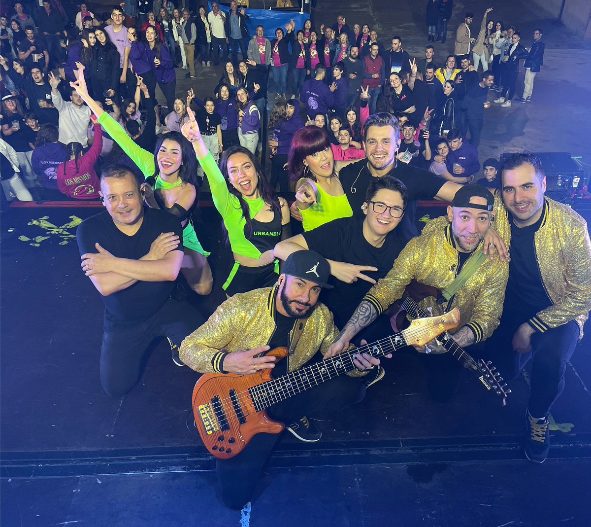 TORRES DEL CARRIZAL menuda fiesta que montasteis😍❤️‍🔥

Muchísimas gracias por darlo todo🥹🫶🏻✌🏻❤️‍🔥

#torresdelcarrizal #zamora #verbena #orquesta #azabache #viernes #fiestas #otracosa #orquesta #españa #musicaenvivo
