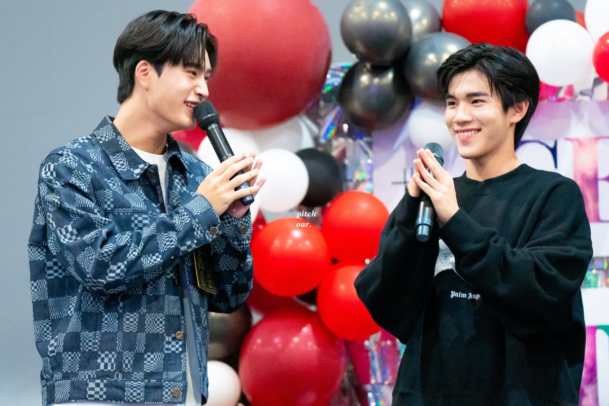 pitchoar's tweet photo. happy birthday ·͜·♡ 
#GeminiTurnNineteen 
#GeminiFourth #เจมีไนน์โฟร์ท
#Gemini_NT #Fourthnattawat https://t.co/K1FsAWmqIp