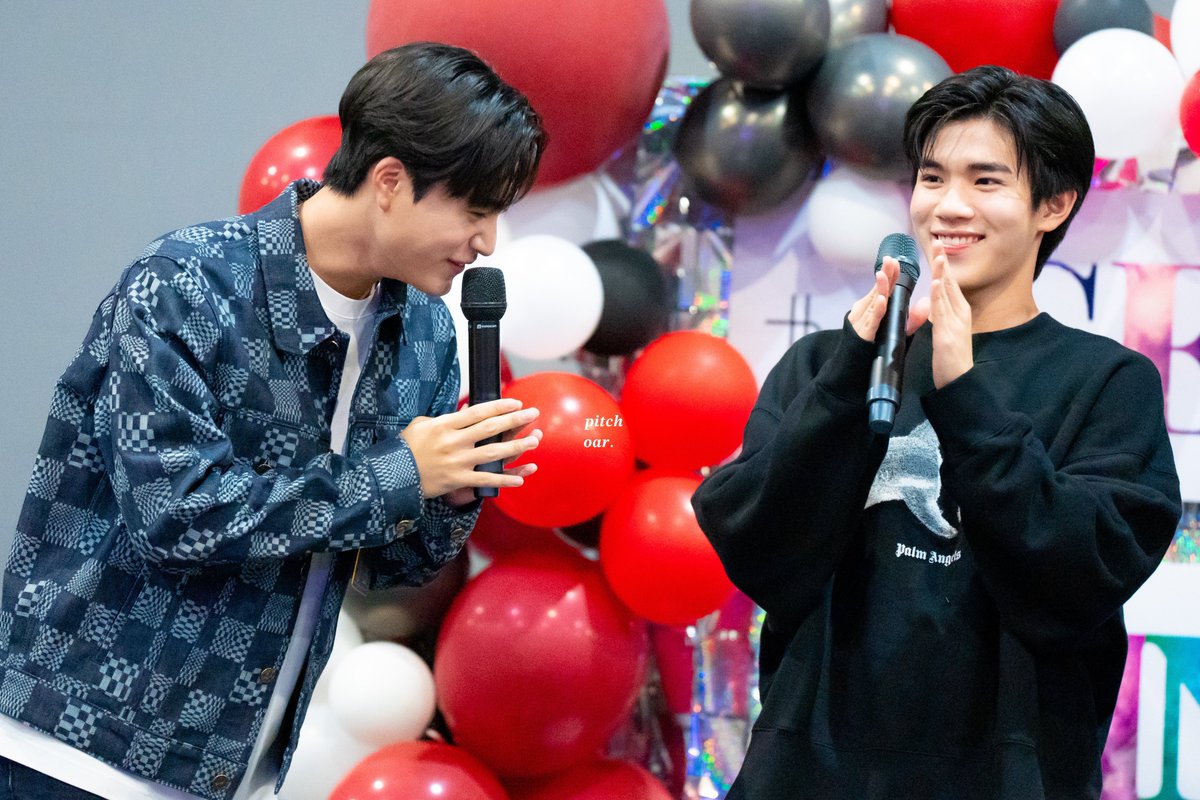 pitchoar's tweet photo. happy birthday ·͜·♡ 
#GeminiTurnNineteen 
#GeminiFourth #เจมีไนน์โฟร์ท
#Gemini_NT #Fourthnattawat https://t.co/K1FsAWmqIp