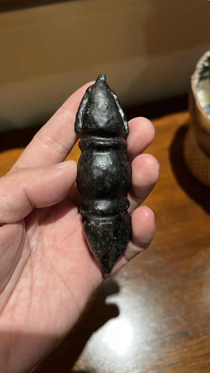 tibetantique's tweet photo. Himalayan black stone vajra dorjel ritual. #stone #vajrayogini #Available #vajra #vajradorje #dorje #ritual #rituals #ritualobjects #gelupa #tibetanbuddhism #temple #monastery #lama #practice #powerful #strong #iron #old #castironantiques  #ritual #objects #ritualobjects #antique https://t.co/OqhJEXzZy9