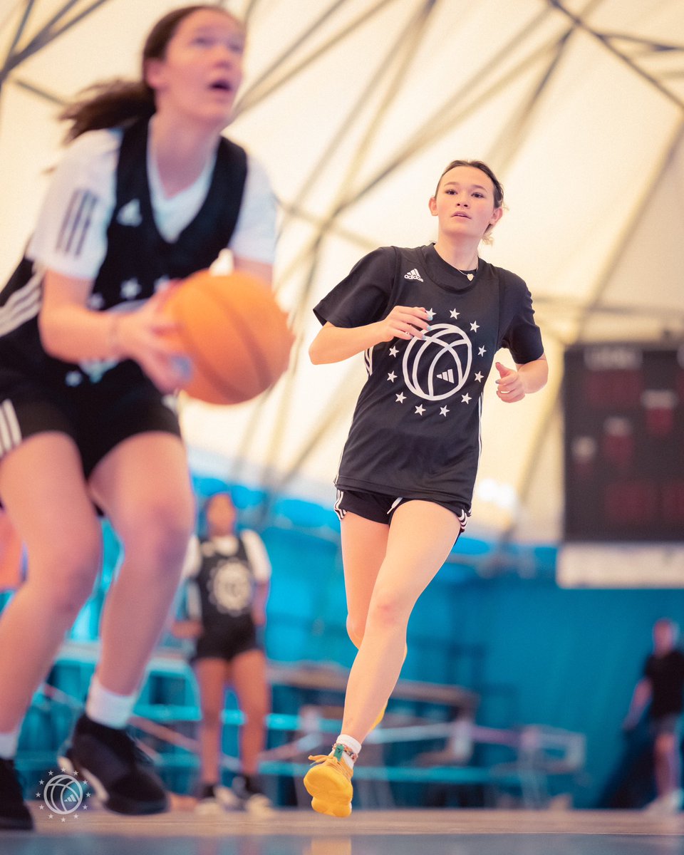 It's heating up.🔥🔥🔥

#3SSBGirls #adidasEurocamp