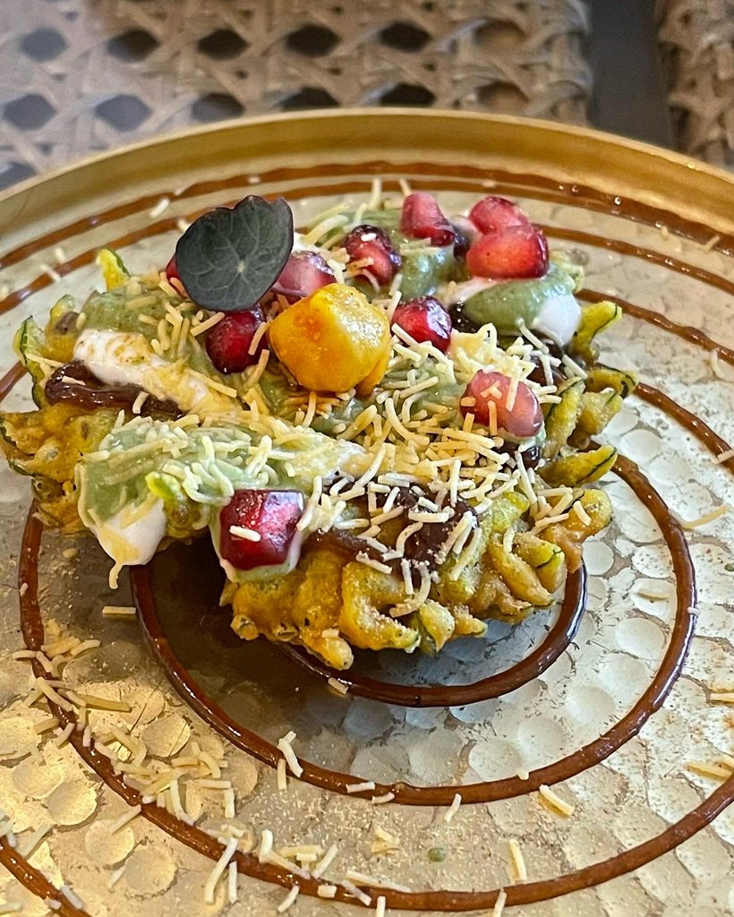 shihabzayed's tweet photo. إذا ما قد جربتوا الطبخ الهندي فلازم جربوه حتى لو مرة واحدة

If you’ve never tried it, you must be wondering what is Indian food like? Well, Indian cuisine has intoxicating aromas, fresh blend of spices and rich ingredients that make it unique and special. https://t.co/0o2yqQo3e4