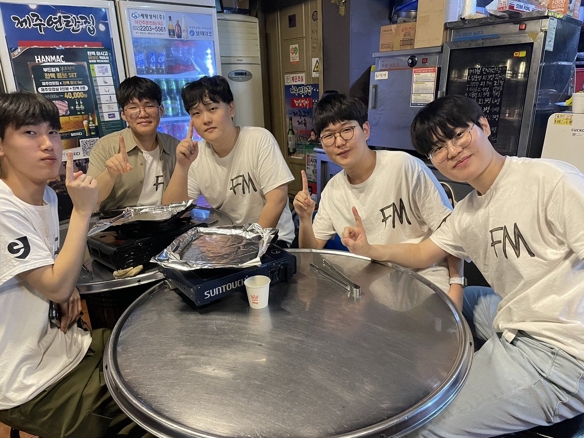 항상 뒤에서 묵묵히 도움을 주시던 키다리 아저씨님께서 오늘 선수분들을 위한 회식을 지원해주셨습니다!! 항상 감사드립니다!