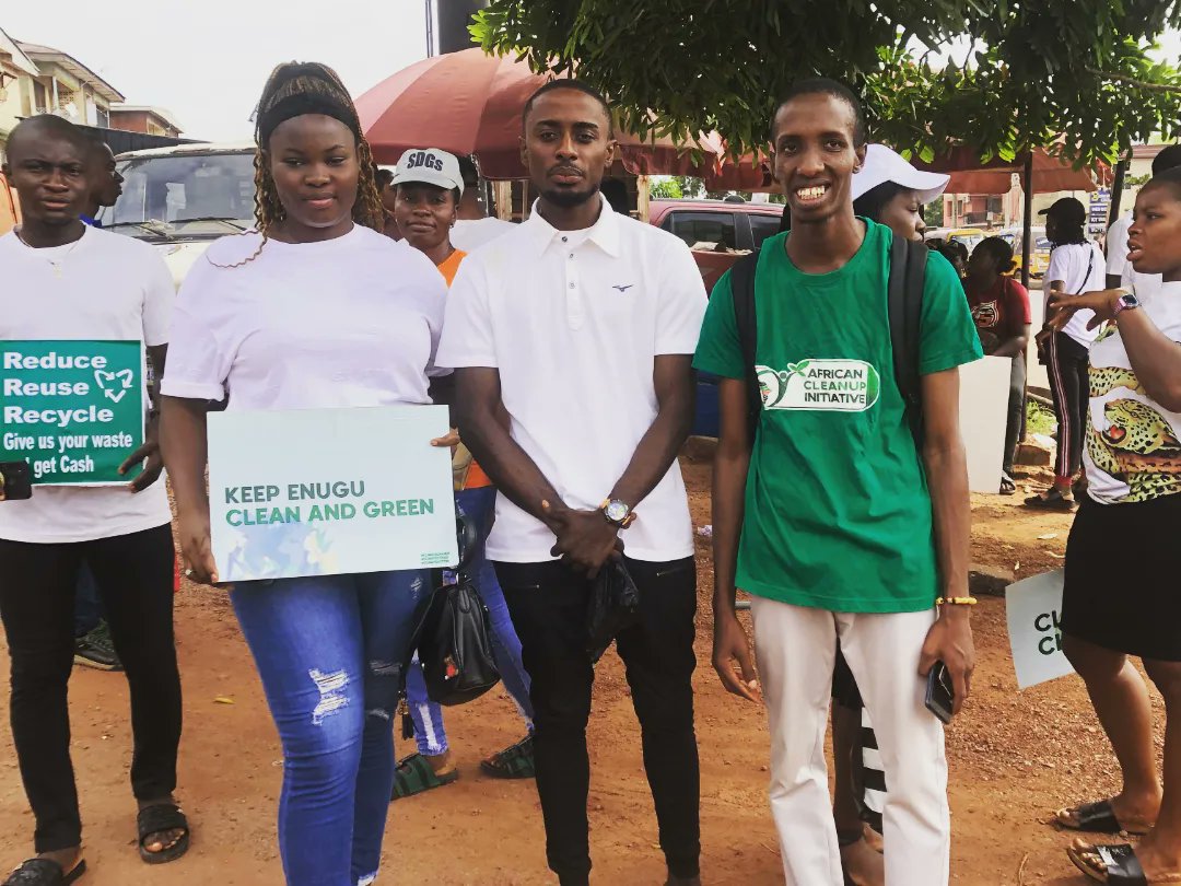 OgechiNwonye's tweet photo. Today, I was opportuned to lead a team of Vibrant, amazing young people who are Volunteers to spread the awareness on proper Waste Management and recycling to Commemorate the #worldenvironmentday2023
#BeatPlasticPollution #keepenuguclean #ClimateAction #cleanUpEnugu #Enugu https://t.co/TEuouuz9uK