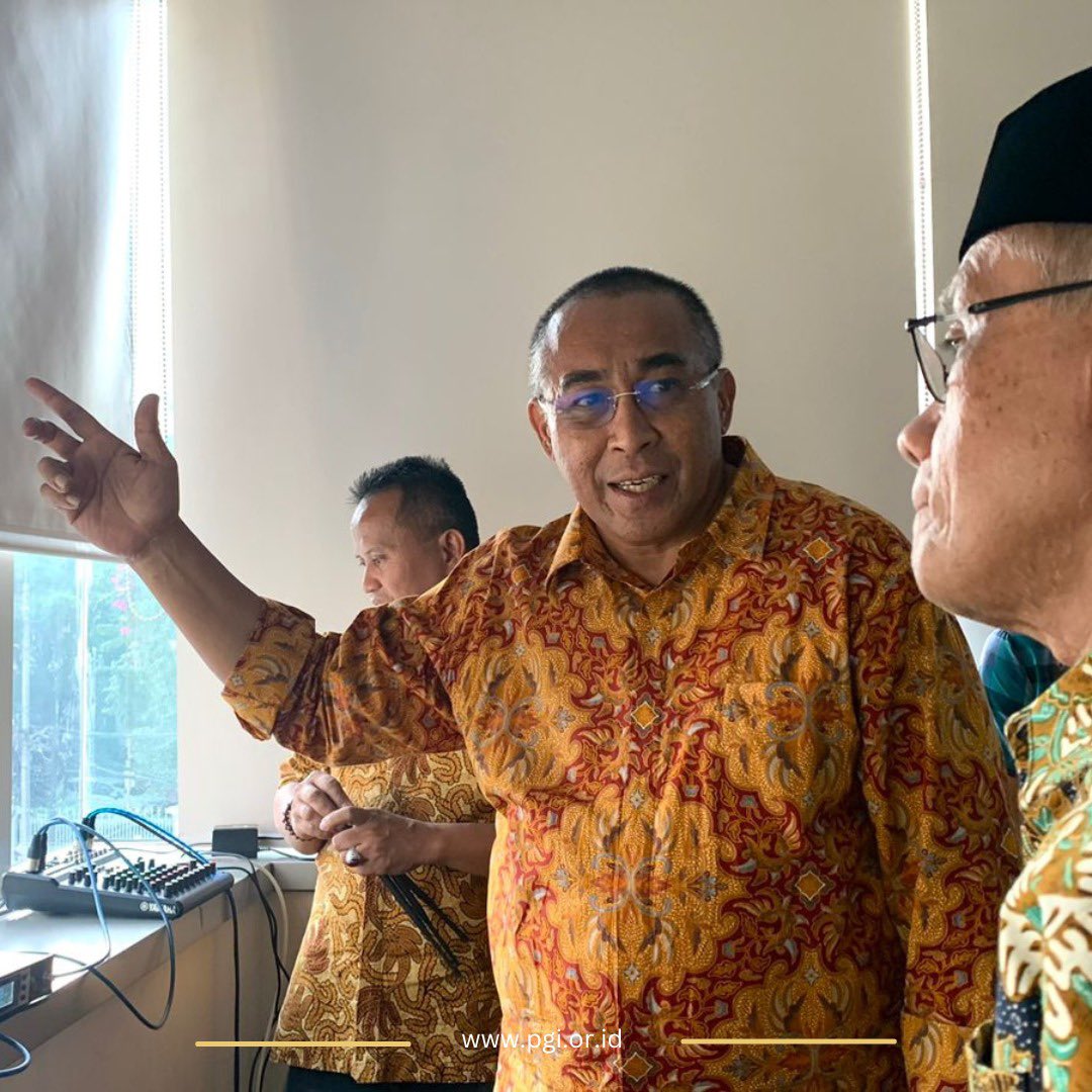 JAKARTA,PGI.OR.ID-Majelis Pekerja Harian Persekutuan Gereja-Gereja di Indonesia (MPH-PGI) menerima kunjungan silaturahim Pimpinan Pusat (PP) Muhammadiyah di Grha Oikoumene, Jakarta, pada Jumat (9/6/2023). 

pgi.or.id