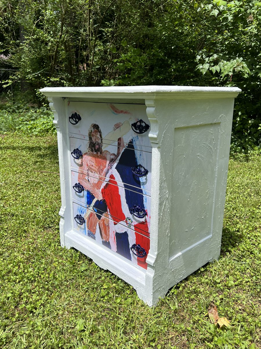 pure_paint_life's tweet photo. Nobody can fuck wit me in the furniture game… teamed up wit the living legend @SamEvansArt444 to create this masterpiece ✨🖼️✨ #buffalokids #MMLV https://t.co/6rpcoLU6vx