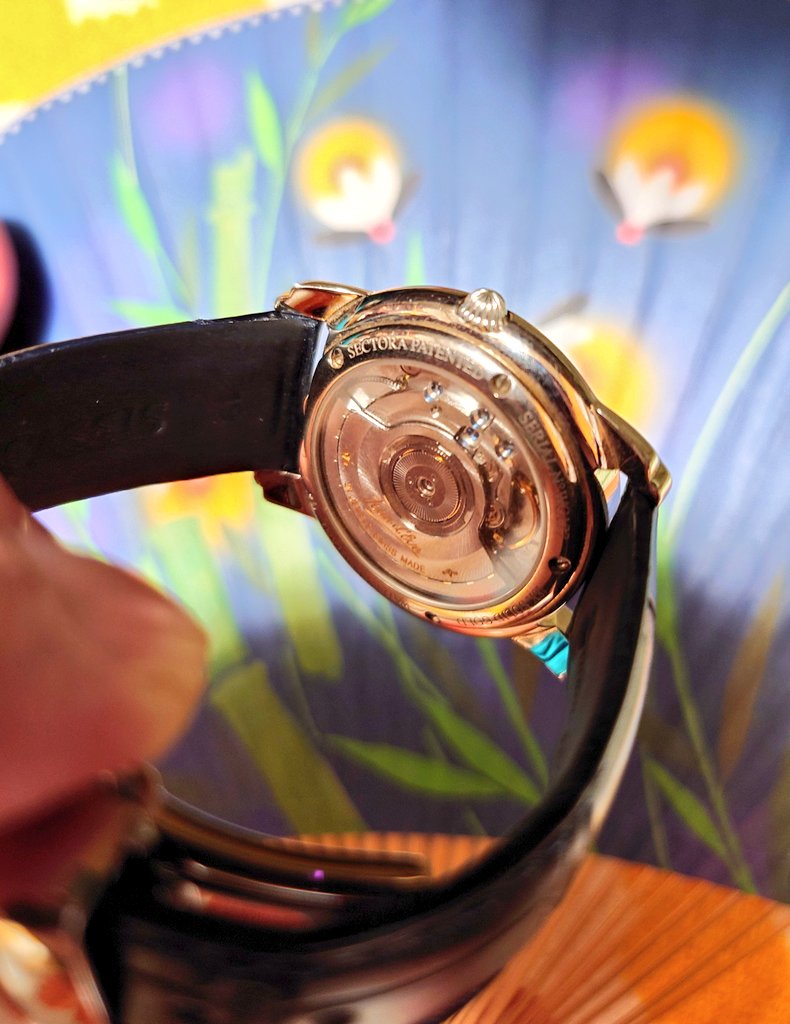 今日の時計は #Jeandeve
#ジャンイヴ 
#レトログラード
#k18wg
⁡#腕時計好きな人と繋がりたい レトログラード。１２０度の半月方のフェイスで時間を立て読みするというデザインでジャンイヴの特許。DUBOIS DEPRAZが開発。