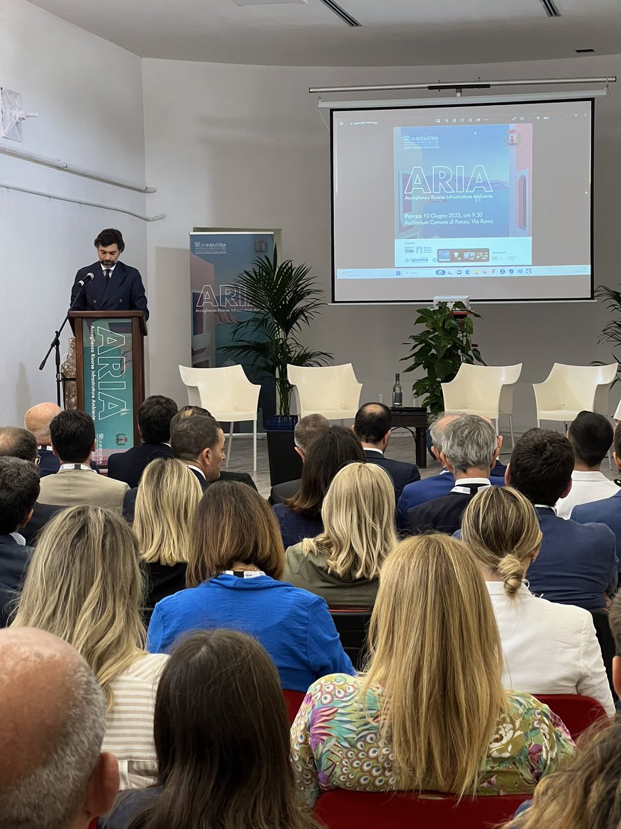 “Oggi siamo ospiti di questa splendida isola, una perla dei nostri mari: #Ponza è anche la vera protagonista dei lavori del nostro convegno”

📸 <a href="/Corrado84/">Corrado Savoriti</a> 
#10giugno #ARIA #Unindustria