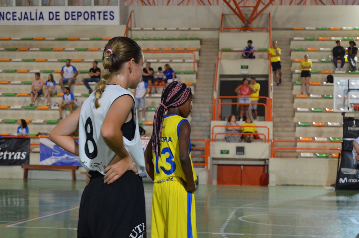 FCBaloncesto's tweet photo. ๐ #CCPreMiniFem
๐ฎ๐จ #FCB
๐ @cbislascanarias
๐ @LKLaguna
#BaloncestoEnPositivo #Canarias100x100 #Canarias #Baloncesto #Basketball #Basket #Deporte #Sport #Photography #SportPhotography https://t.co/F6351qc4Rz