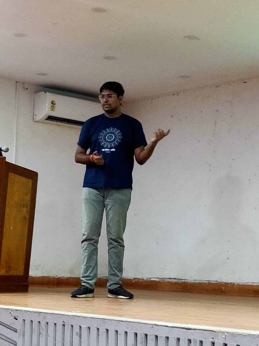 VopsAbhii's tweet image. Kickstarted the @hackthisfall meetup Raipur ✨. Shoutout to @siddharth_hacks @vedantstwt for organizing this amazing meetup at Raipur.🤩❤️
Learning about new technologies,  interacting,networking with folks
#HTFRaipur #HackThisFall #HTFLearning