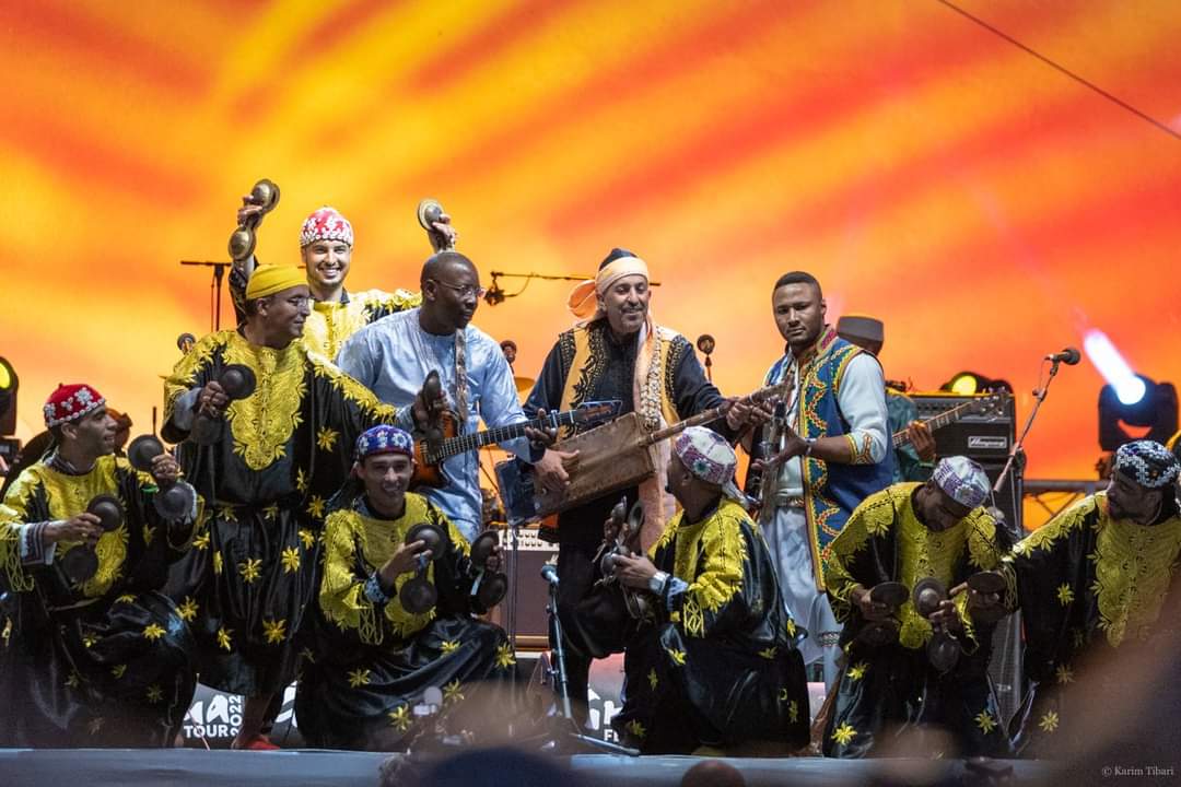Paralelo20's tweet photo. #PabloRamon nos cita en @gnaouafestival #Essaouira el 22, 23 y 24Jun, escenario q reúne los + variados ritmos del planeta para disfrutar d artistas como Ky-Mani Marley o Selah Sue
Música occidental con instrumentos tradicionales, actividades y talleres con mensajes d tolerancia https://t.co/BbbWD3OKIP