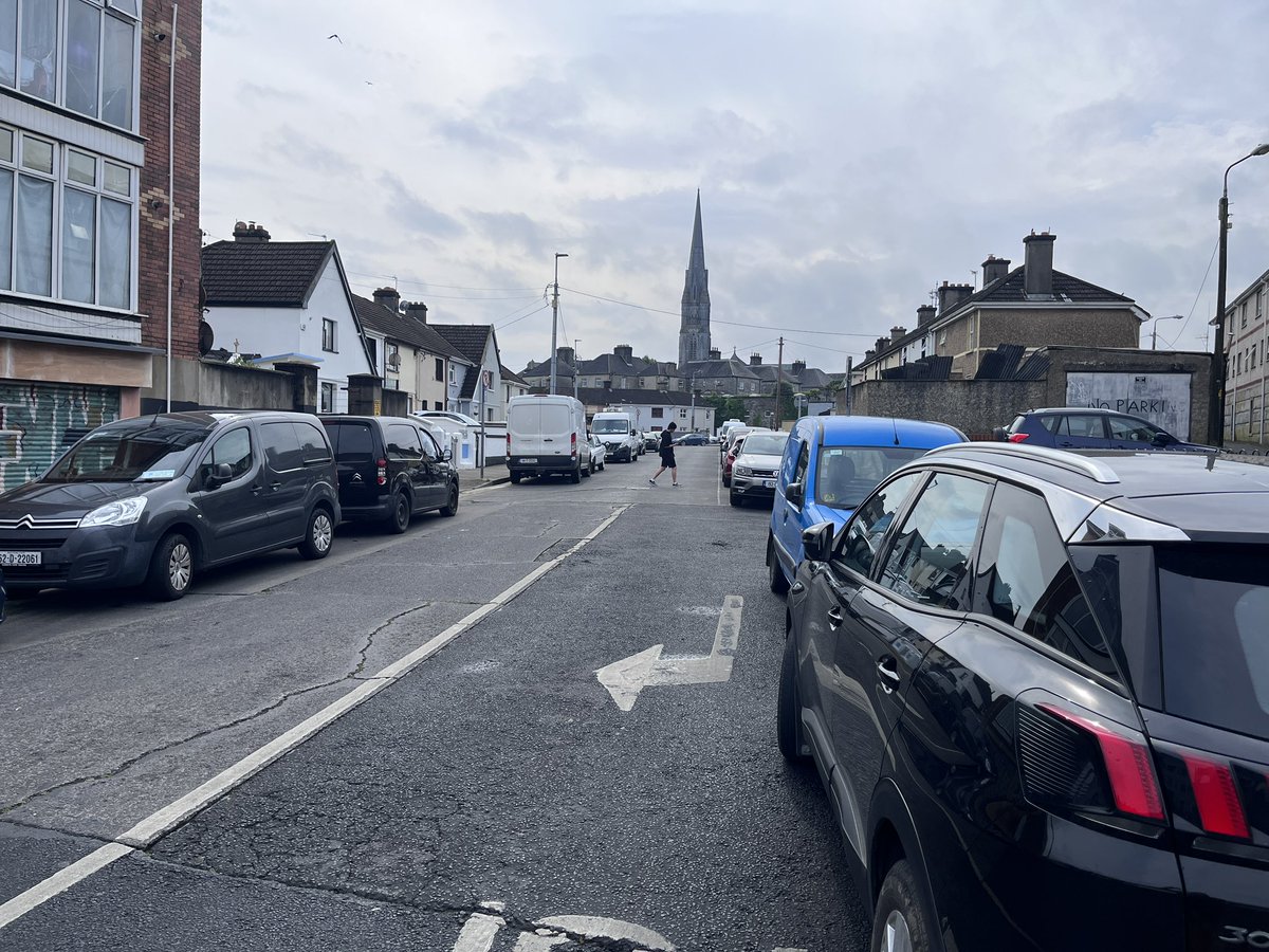 CommanderCronin's tweet photo. Fairly chronic this morning
Are the @TheMilkMarket really happy with this?
“to enhance the centre of Limerick’s retail and commercial district”
“to have a positive influence on the physical space around the market, including the retailers and any casual trading close-by” https://t.co/b8SbBbgeas