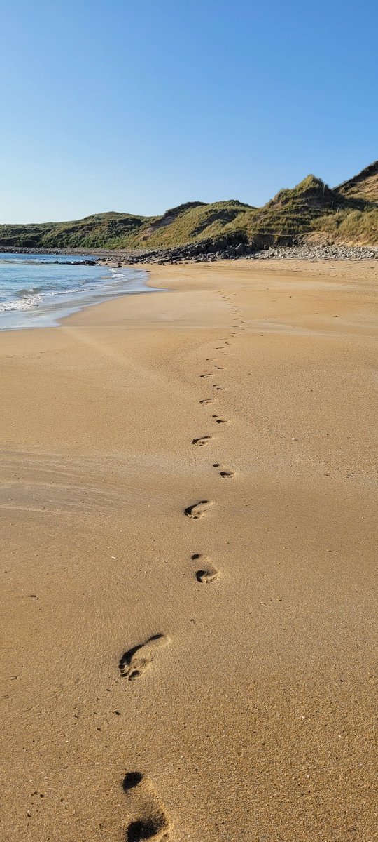 Some of #Sligo's beaches are amongst the most amazing in the country and when the conditions are right, are some of most amazing #snorkelling spots. Do you have any? #snorekllingireland #keepdiscovering #heartofireland #WildAtlanticWay #heartofsligo