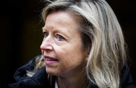 Liegen en bedriegen voor macht, geld en aanzien en vooral elke tegenstander kaltstellen!

En bij elke nieuwe beerput komt D666 boven drijven.

Dit kartel is verrot tot op het bot!

Omtzigt