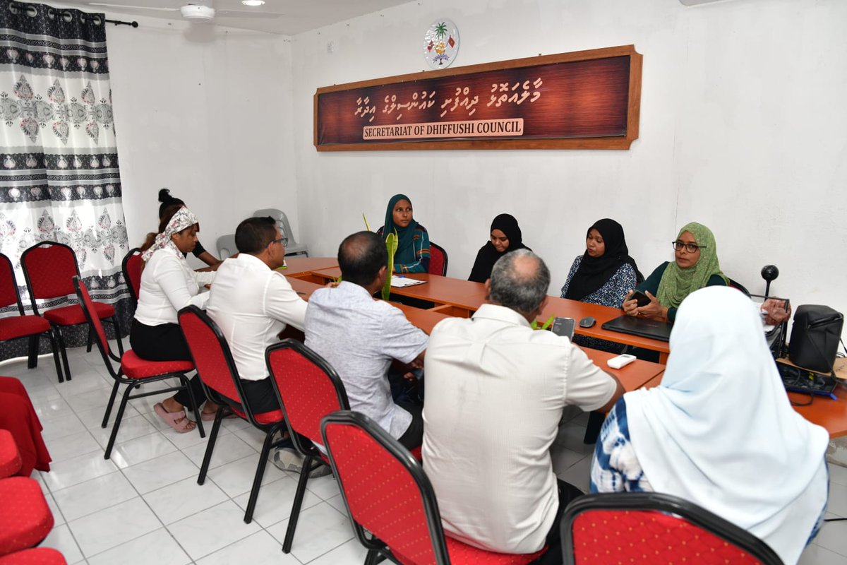 MNP_Secretariat's tweet photo. އެމްއެންޕީގެ ރިޔާސީ ކެނޑިޑޭޓް މުޙައްމަދު ނާޒިމް ކެންޕެއިން ހަރަކާތްތައް އިތުރުކުރުމަށް މިއަދު ކ.ދިއްފުއްޓަށް ކުރައްވަމުންގެންދަވާ ދަތުރުފުޅުގެ ތެރެެެއިން. މިދަތުރުފުޅުގައި ކ.ދިއްފުށީ ކައުންސިލްއާއި ބައްދަލު ކުރައްވާ ވަނީ މަޝްވަރާތައް ކުރެވިފައި.
#Nazim2023 #Ujaalaazamaan https://t.co/KSOMyPrOZM