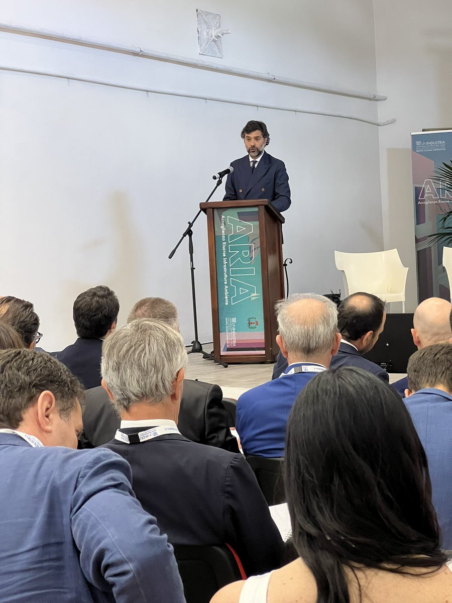 “I #giovani sono la forza trainante dell'innovazione, della creatività e del #MadeinItaly. Sono loro che portano nuove idee, nuovi impulsi e nuovi modi di fare impresa. L'imprenditoria giovanile in Italia è ancora troppo spesso ostacolata”

<a href="/Corrado84/">Corrado Savoriti</a> #ARIA #10giugno