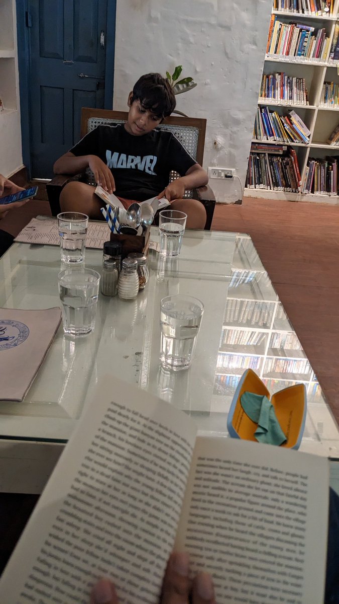 pranayswain's tweet photo. Pick up a book from the shelves around....flip through the pages as you wait for the food to arrive.. that's @Cafe16_SN for you. Sheer beauty
#16Satyanagar
#Bhubaneswar
#BakulLibrary https://t.co/VRXUZg5dYE