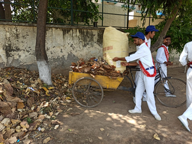 nssisdevsamaj21's tweet photo. The NSS unit of https://t.co/Rxb3NZlMOA Samaj Sr. Sec. School Sector 21 C, Chandigarh organized a cleanliness drive in the school campus to promote the concept of clean and green environment. https://t.co/Z7Q9BQk1NZ