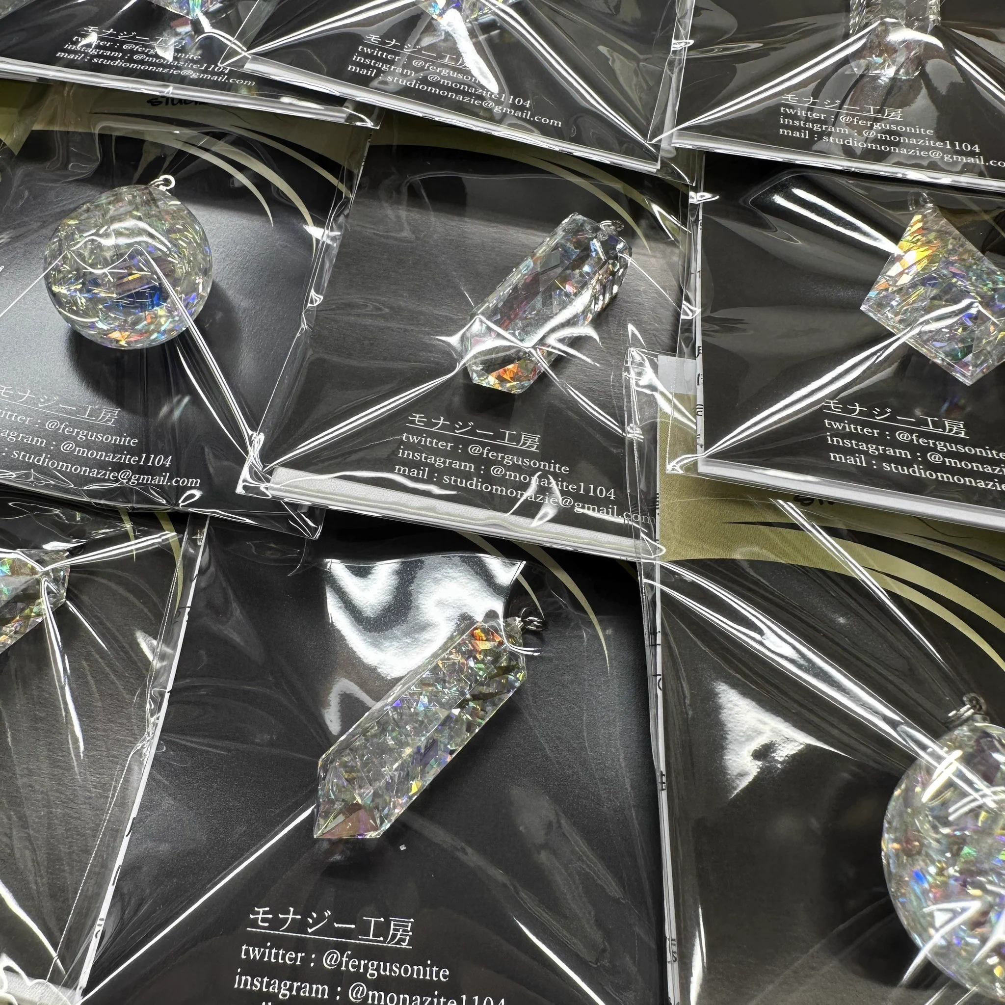 モナジー工房 ｢虹の結晶｣積層ガラス研磨アクセサリー専門制作