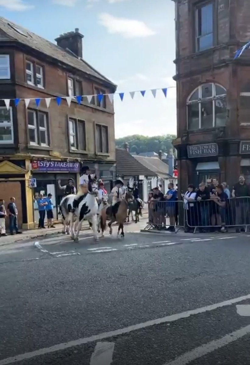 ailsaatu's tweet photo. It's Gala Day! 
Safe oot, Safe in! 💙🐴

#forwardlockerbie https://t.co/FEROPb96eT
