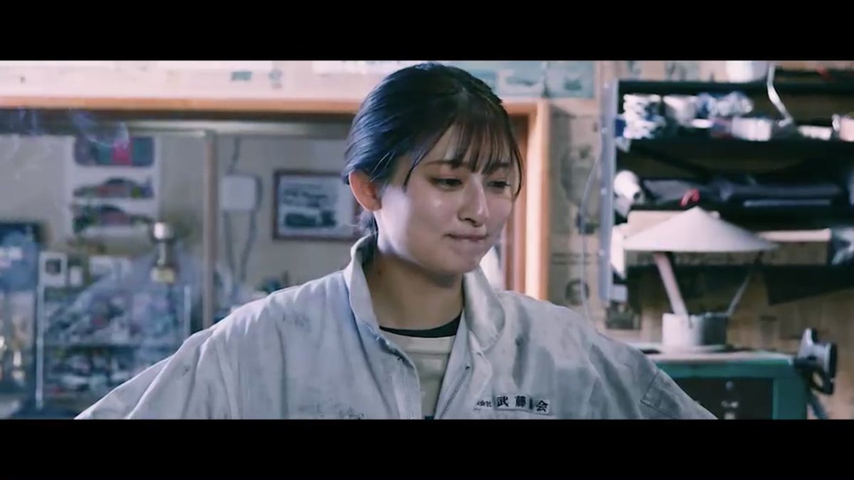 Ten_Shimoyama's tweet photo. 夏実が愛し
紘一が駆って
皆さんが映画館で観たあの赤い #S15シルビア (#リアル劇用車)が今夜(日本時間)ヨーロッパ選手権の決勝(＝追走)で激走します‼️

監督泣いちゃうなあ😭

前回第1戦はエンジントラブルで不戦でした💦

#アライブフーン
#AliveHoon 
#中村直樹
#varino
#DriftMasters 
#RedBullTv https://t.co/6HxGtp3b1k