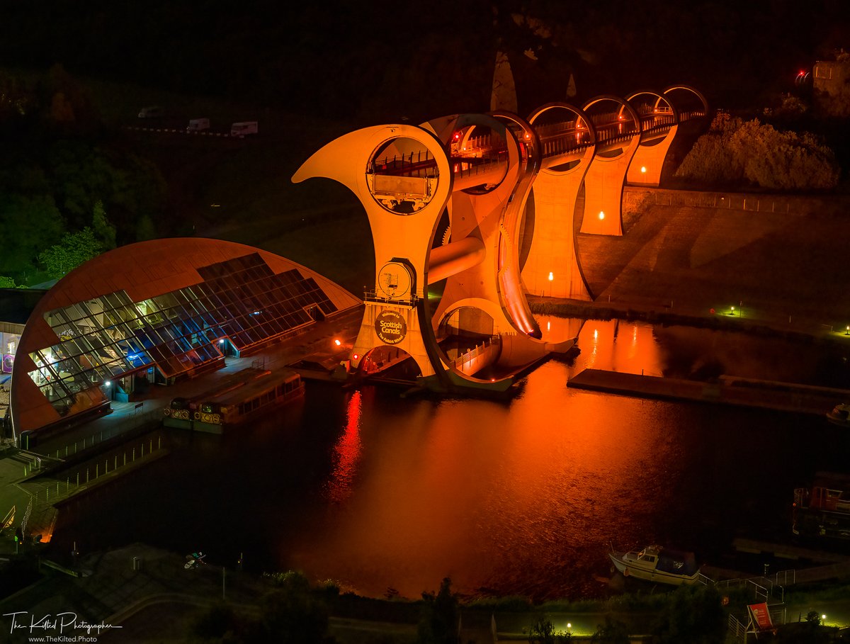 TheKiltedPhoto's tweet photo. Last night, I photographed two of Scotland's iconic structures which were illuminated orange in support of Batten Disease 🏴🧡
#WallaceMonument #FalkirkWheel #Stirling #Falkirk #Scotland #battendiseaseawareness #BattenDay #battendisease https://t.co/i03DIAkHcq