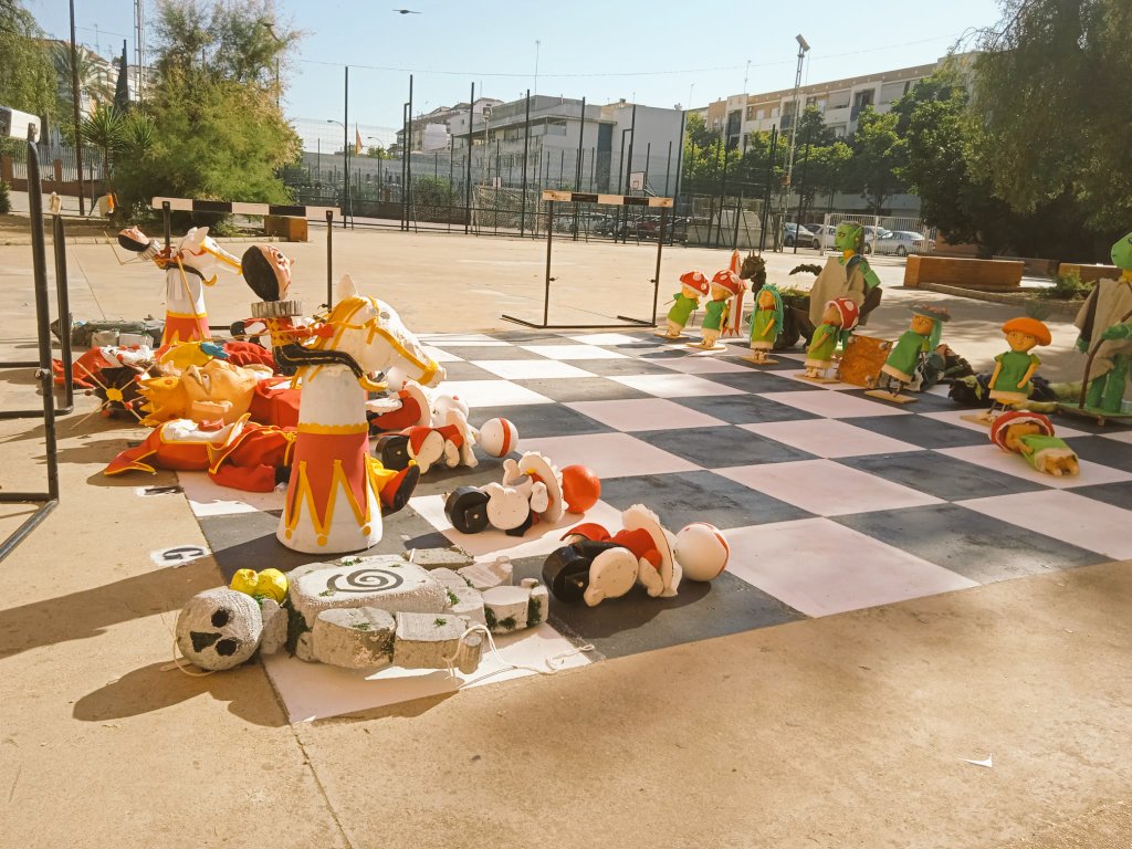 Ajedrez con marionetas realizado por la Escuela de Arte León Ortega de #Huelva.
Buenas prácticas <a href="/ProInnoAnd/">Programas para la Innovación Educativa</a> en las jornadas finales <a href="/aulaDjaque/">aulaDjaque</a>