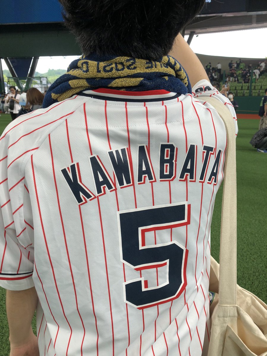 zenkochappy16's tweet photo. ライオンズファンには申し訳ないけど、スワローズの連敗が止まり、石川が勝ち投手になって息子の喜ぶ姿を見ることができて良かった。

ってか、試合後にフィールドに入れてくれるなんて、太っ腹すぎるだろ！
ビールもフードも美味かったし、また来るぜ！ https://t.co/829sqk08nI