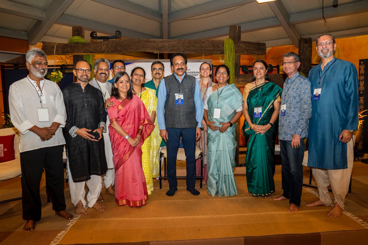 SadhguruAcademy's tweet image. It&apos;s been truly fantastic to be able to interact with and learn from the extensive experience of @S_SSnath, @ISRO Chairman and inspirational human being at #humanisnotaresource!

@ds_sridhar @ashutosh9315 @srbhema @PranayDhabhai

#IshaLeadership #mentoring #talentmanagement