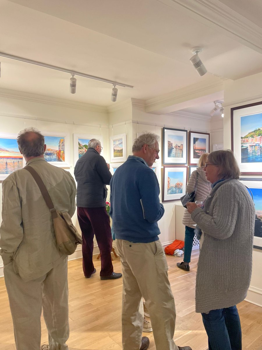 🎨 'Glistening Echoes' is now open after a lovely busy Private View last night.

The Exhibition runs until Sat 17th June @DundasStGallery @jamieprimrose 

Full exhibition Vimeo now available to view:
vimeo.com/818123596

#edinburgh #edinburghart #scottishart #art #newtown