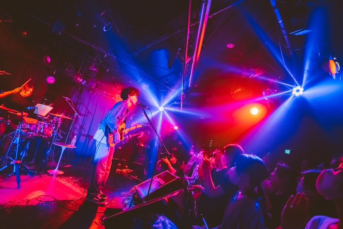 yamatooo_guitar's tweet photo. 昨日は”69 Jewel Beetle”初ワンマンand Birthdayライブ、会場に来てくれた皆さん本当にありがとうございました。
暖かい沢山の皆様に包まれ、自分も音楽を心の底から楽しんで、包まれ、楽しみ、包まれ…音楽を通して沢山繋がりを感じられた幸せな1日でした。

フォトバイ @keita_senoh さん！ https://t.co/8vf3Usu3Bs
