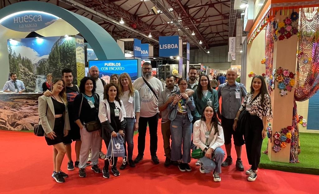 Turexpo's tweet photo. Hoxe celébrase o IV Encontro de Blogueiros de Turismo de Turexpo Galicia. Emprender un percorrido cultural, turístico e gastronómico polos distintos recunchos do mundo que a feira presenta nesta edición acompañado dunha selección de bloggers galegos especializados en Turismo🧳✈️ https://t.co/bphaYtqn7j