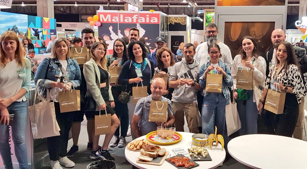 MarcoVolador2's tweet photo. #EncuentrodeBloggers en @Turexpo @SemanaVerde
#SemanaVerde23 #AbancaSemanaVerde #Turexpo23 #PGTurexpo23
Stand @PortoeNortePT https://t.co/pl5Yas7WMN