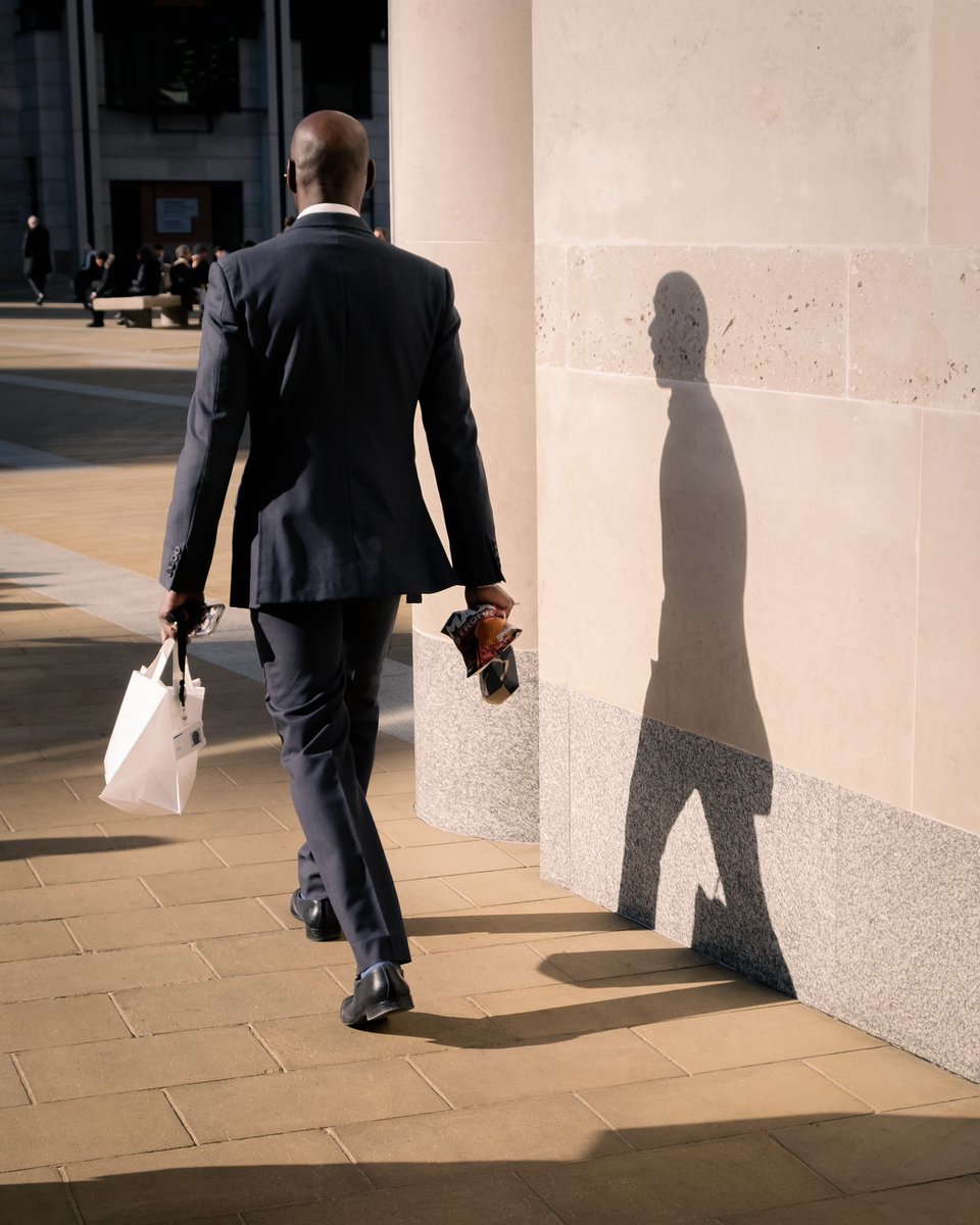 mesbkr's tweet photo. Lovely weather to try and get some shooting in today 📸
#london #streetphotography #photograghy #photographylovers #fujifilm @StreetEvolution https://t.co/QGh9msapTY